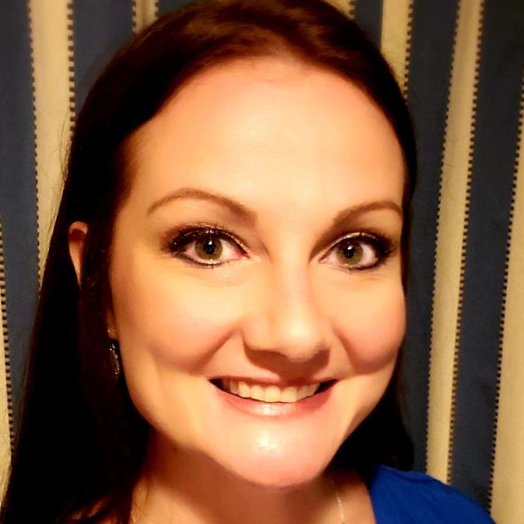 Meet your Posher, Sarah - Picture 1 of 1